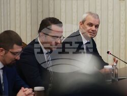 Президентство - „Възраждане“ - консултации