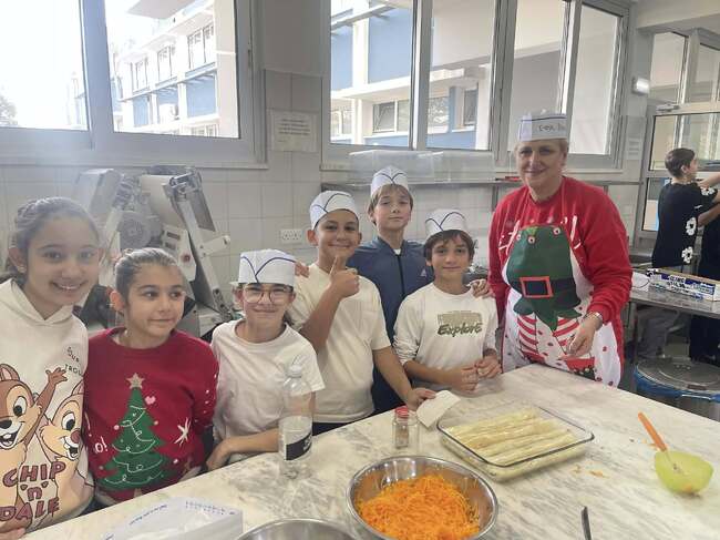 Ученици от Българското училище „Народни Будители“ в Кипър имаха урок, посветен на българските традиции за Бъдни вечер и Коледа