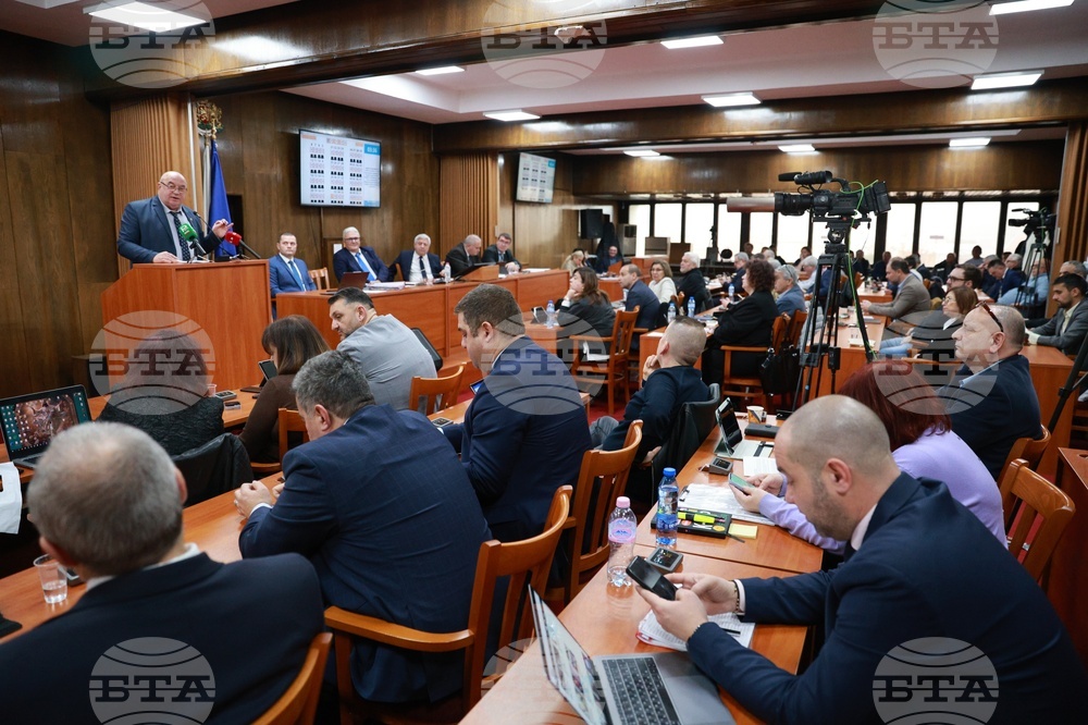 Общинските съветници в Русе приеха 24 предложения, сред които девиз на крайдунавския град и наредба за регистриране на тротинетки
