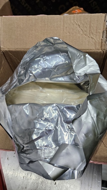 Пратка със суровина за стероиди е задържана при проверка в София, съобщиха от агенция "Митници"