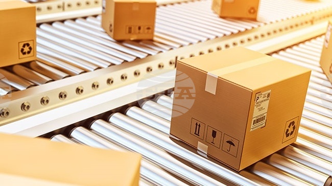 По три евро за всяко нещо в "малките" пратки от 1 юли - какви проблеми иска да реши ЕС