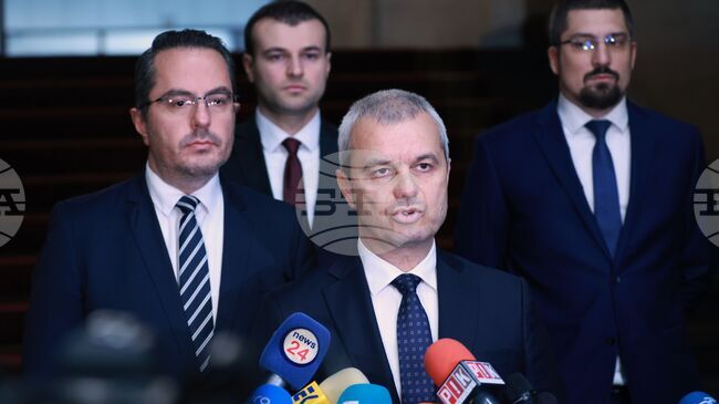 Трябва да се предложи нов бюджет, в който да няма заложени дългове, коментира Костадин Костадинов