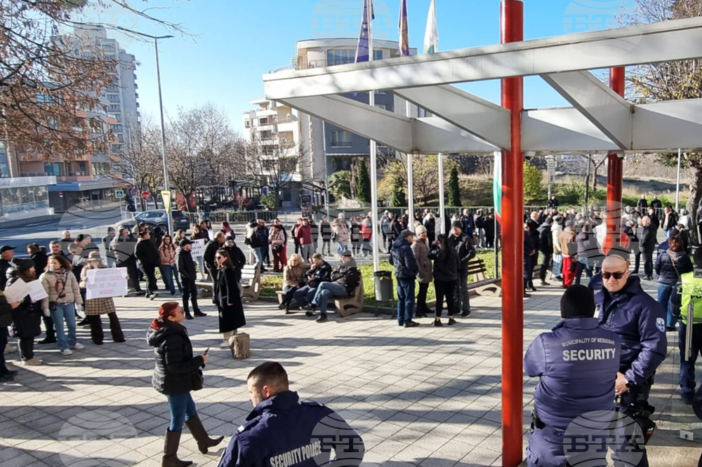 Несебър - Общински съвет - протест