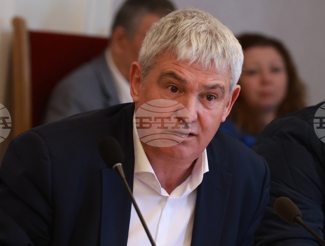 Депутатите да гласуват редовния бюджет, внесен след актуализация и корекции, призова Пламен Димитров от КНСБ