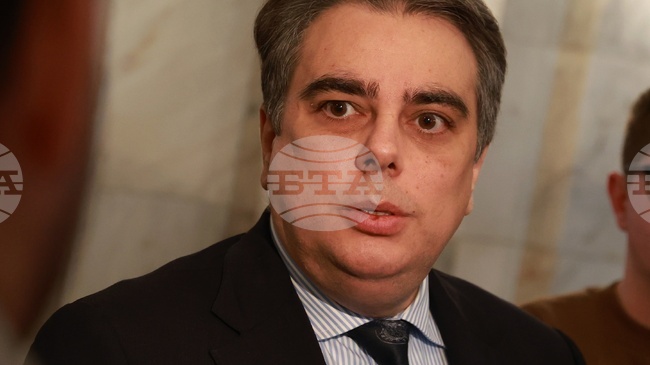 Пробвахме с коалициите във всички формати, нужен е ясен мандат на една партия да управлява, каза председателят на "Продължаваме промяната" Асен Василев