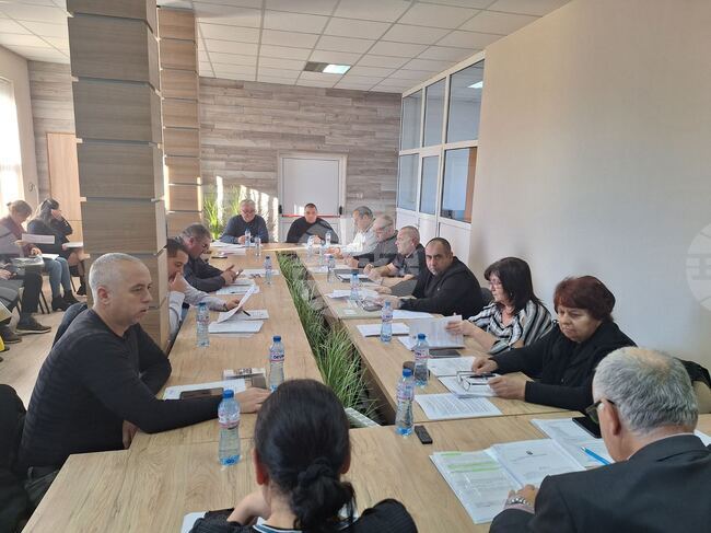 Общинският съвет в Угърчин одобри план-сметката за чистота за 2026 г., предложението за определяне размера на такса смет беше оттеглено