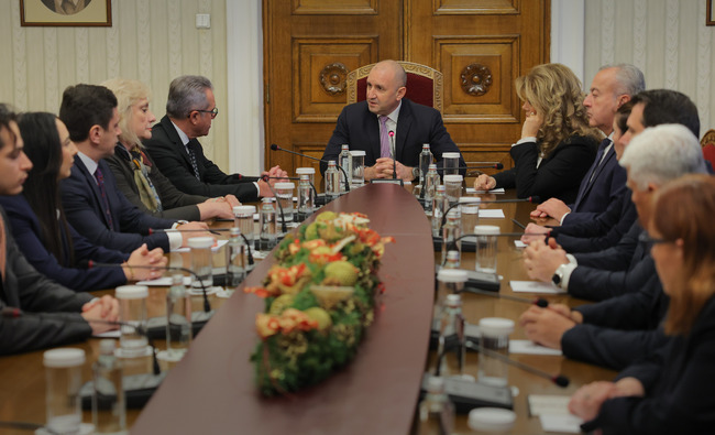 Държавният глава проведе консултации с представители на парламентарната група на „ДПС – Ново начало"