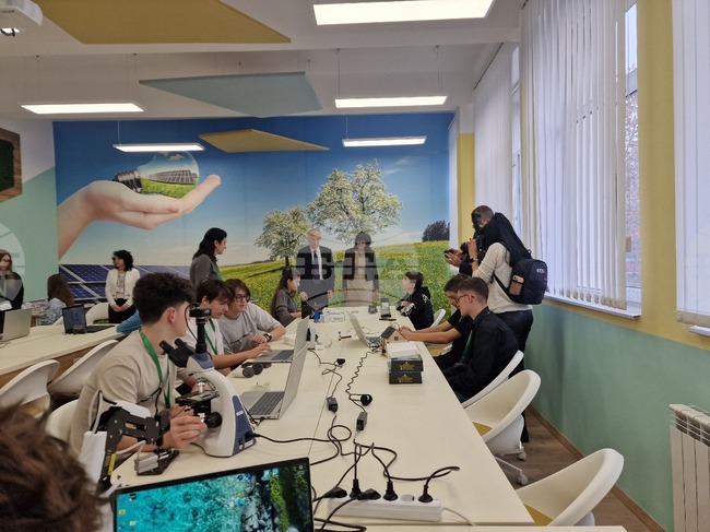 Министърът на образованието и науката в оставка Красимир Вълчев откри STEM център в Природо-математическата гимназия в Монтана