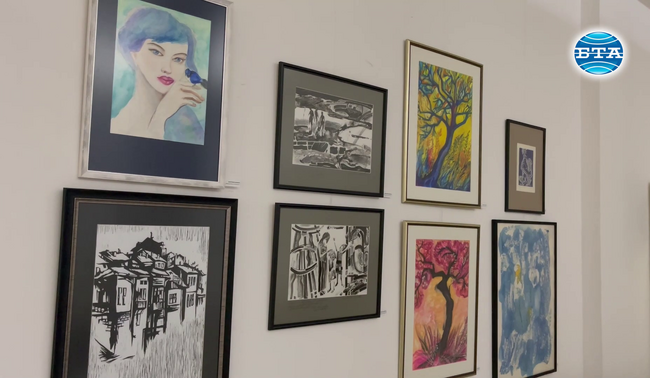 Традиционната изложба "Женското начало" представя произведенията на дамите творци от Казанлък