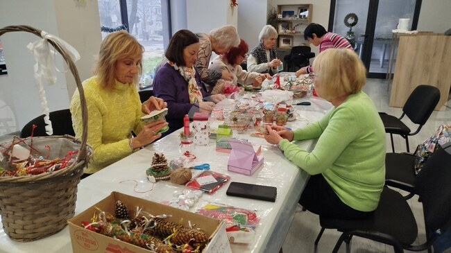 От спортно-интелектуален клуб „Ахридос“ в Кърджали започват кампания за закупуване на носии на танцьорите си чрез благотворителни базари