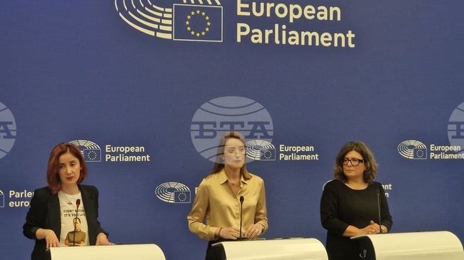 Председателката на Европейския парламент Роберта Мецола приветства освобождаването на Анджей Почобут