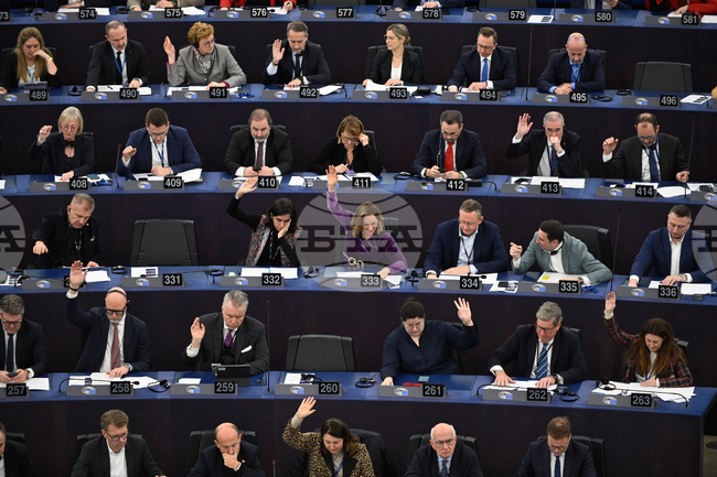 ЕП подкрепи планове за единен отбранителен пазар и съвместни военни способности