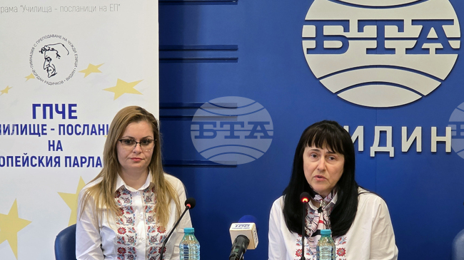 Учениците от езиковата гимназия във Видин доказаха, че младите хора са гласът и бъдещето на града, каза преподавателят Валя Александрова