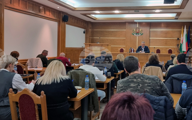 Общинските съветници на Община Добричка приеха актуализации на годишната програма за управление и разпореждане с общинско имущество