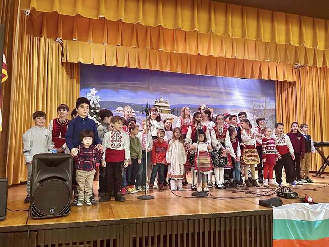 Коледно тържество се състоя в църквата „Св. Георги“ в Минеаполис, САЩ