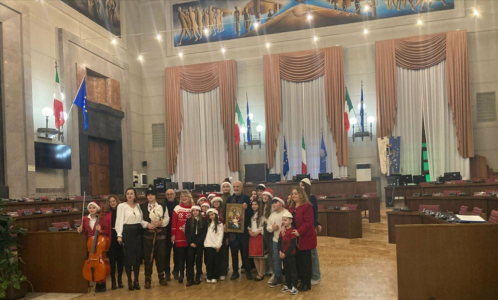 Коледен концерт в заседателната зала на Община Пескара организира Българо-италианската асоциация „Българи в Абруцо”