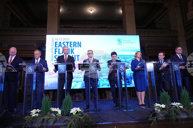 Защитата на източния фланг на ЕС трябва да бъде "незабавен приоритет", заявиха осем страни членки, сред които и България