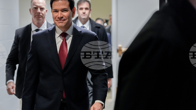 Рубио каза, че САЩ имат намерение да купят Гренландия, омаловажавайки военния вариант