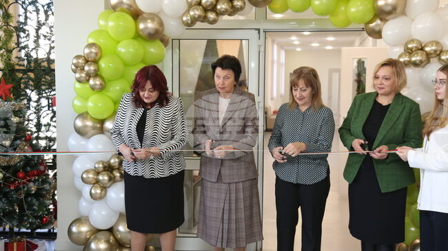 Нов STEM център „Вселената“ беше открит в столичното 10-о Средно училище „Теодор Траянов“