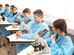 Нов STEM център „Вселената“ беше открит в столичното 10-о Средно училище „Теодор Траянов“. Снимка: МОН