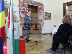 Румъния - посланик - дипломати - среща - евромонети