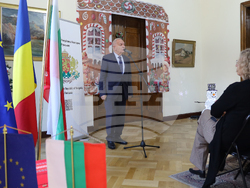 Румъния - посланик - дипломати - среща - евромонети