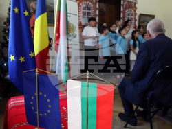 Румъния - посланик - дипломати - среща - евромонети