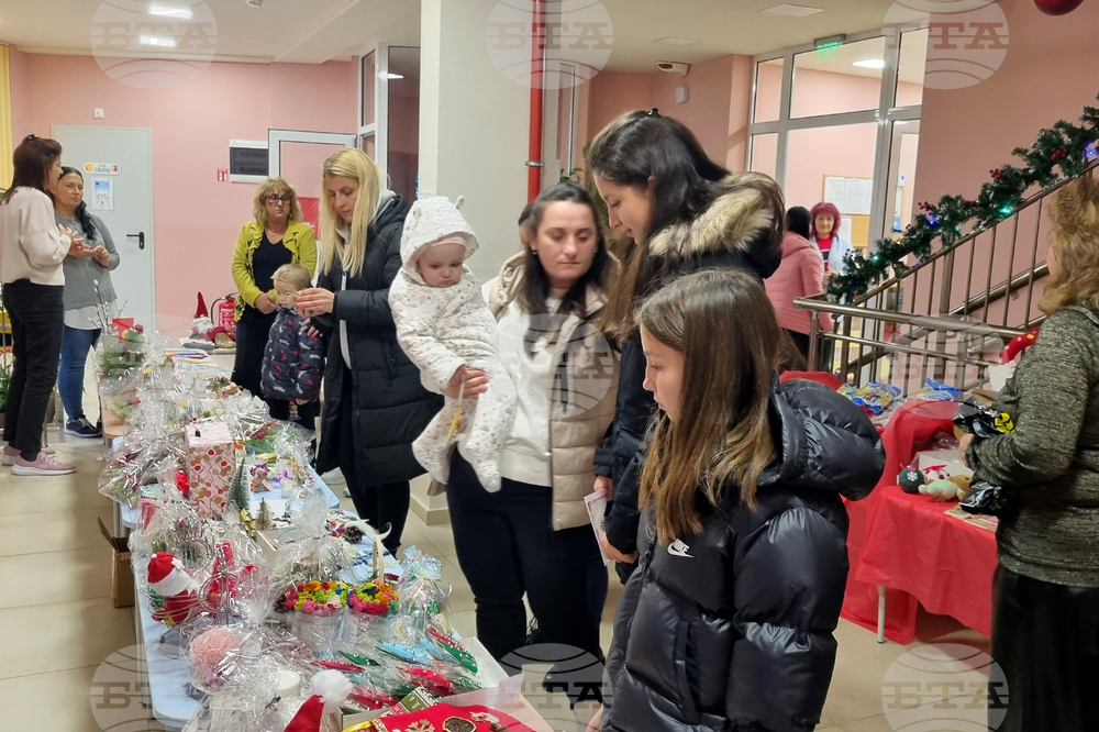 Учители, деца и родители от детска градина в Търговище твориха за благотворителен базар в подкрепа на болно момиче 