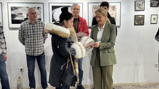 Кристина Буюклиева е носителят на голямата награда в Осмия салон на казанлъшките фотографи