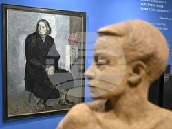 „Образи и отражения - Васка Емамуилова - между модела и твореца“ - изложба