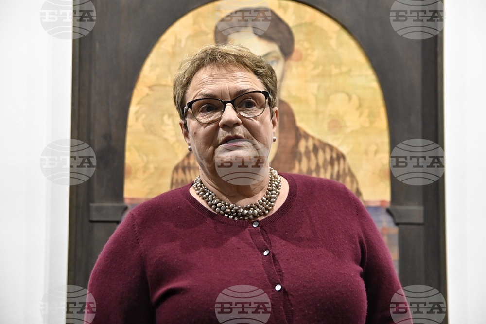 „Образи и отражения - Васка Емамуилова - между модела и твореца“ - изложба