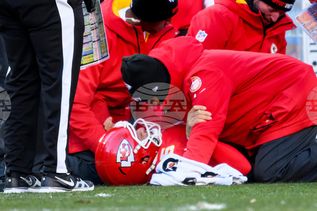 Chiefs Mahomes Football