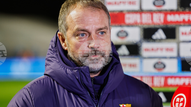 Барселона планира да продължи договора на старши треньора Ханзи Флик до 2028 година