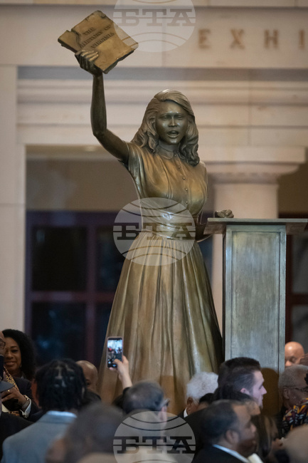 Congress Virginia Statue