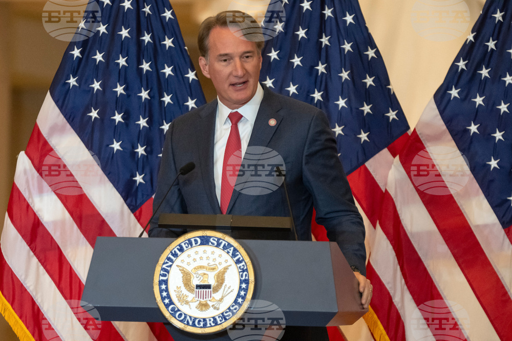 Congress Virginia Statue