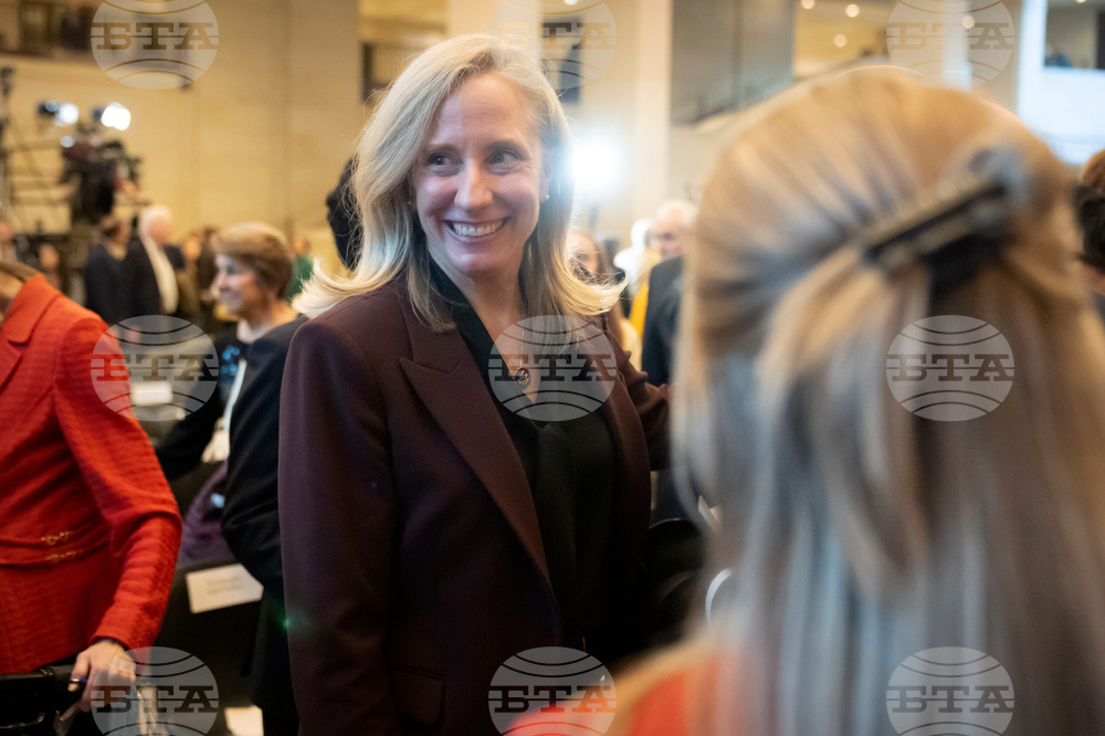 Congress Virginia Statue