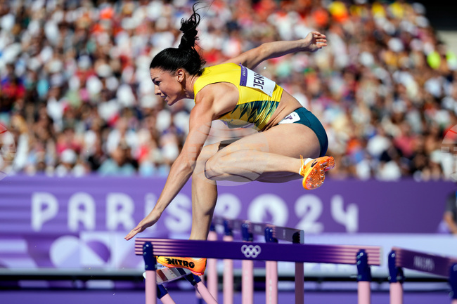 Jenneke Beck Engaged Athletics