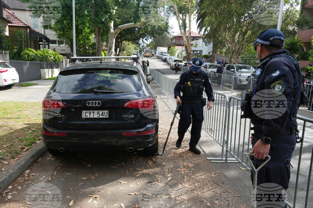 Австралийската полиция съобщи, че е задържала седем души по подозрение в идеологически връзки с извършителите на масовото убийство в Сидни