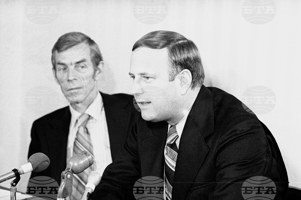 Obit Neinas Football