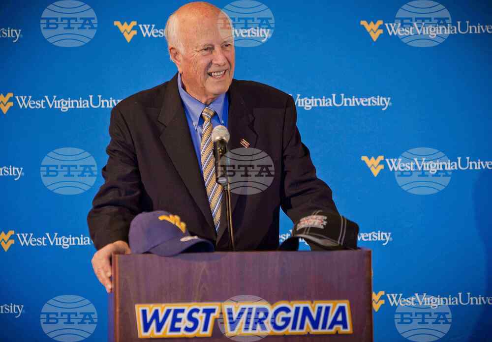 Obit Neinas Football