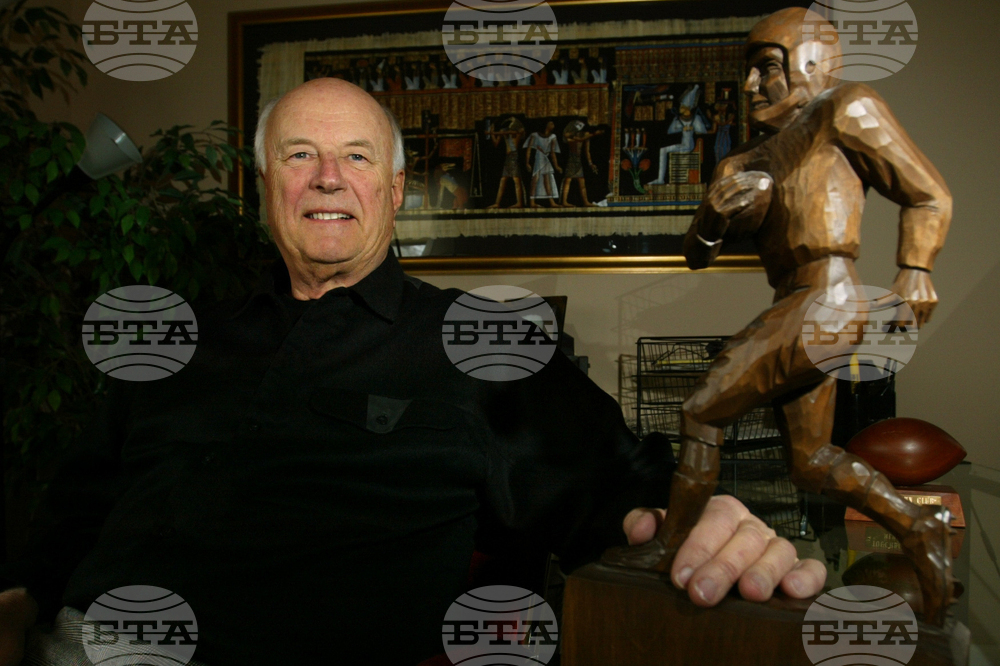 Obit Neinas Football