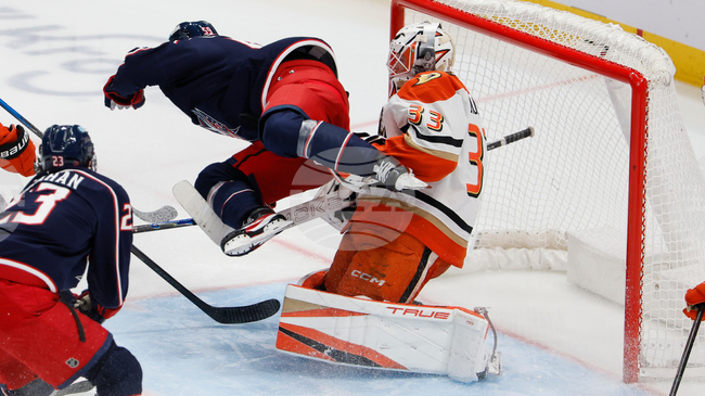 Отборът на Кълъмбъс спечели срещу Анахайм след продължение в мач от Националната хокейна лига