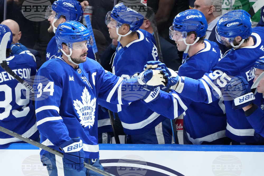 Blackhawks Maple Leafs Hockey