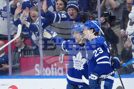 Blackhawks Maple Leafs Hockey