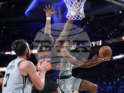 Knicks Spurs Basketball