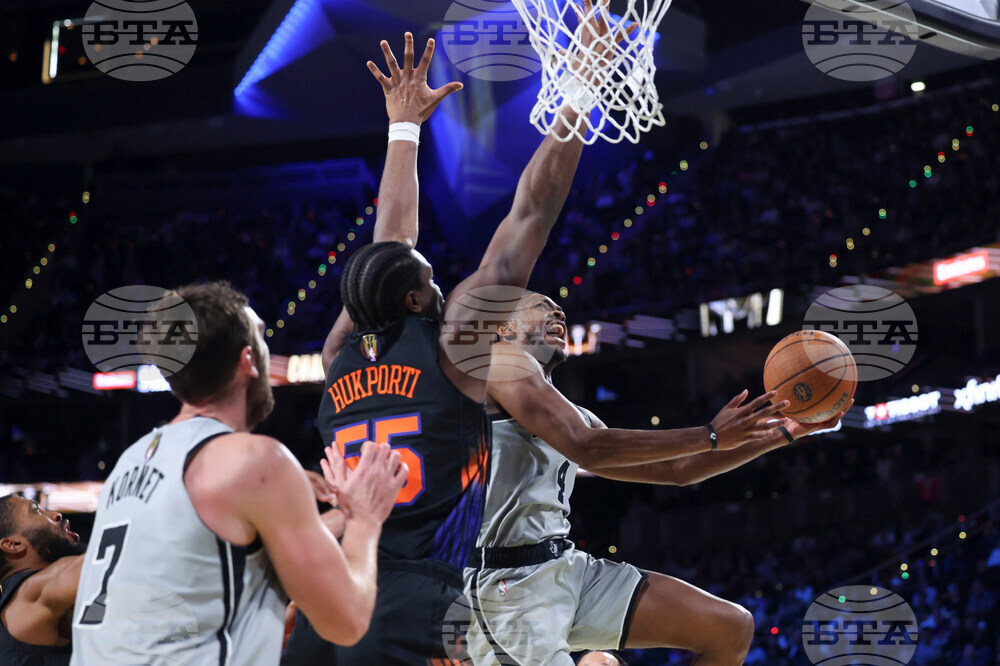 Knicks Spurs Basketball