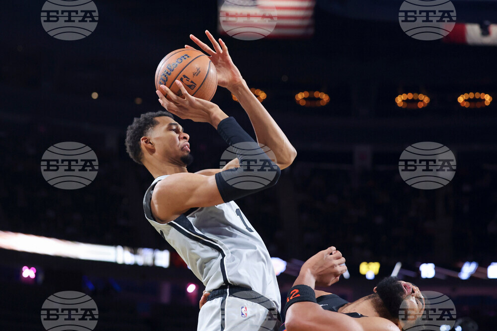 Knicks Spurs Basketball