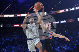 Knicks Spurs Basketball