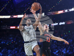 Knicks Spurs Basketball