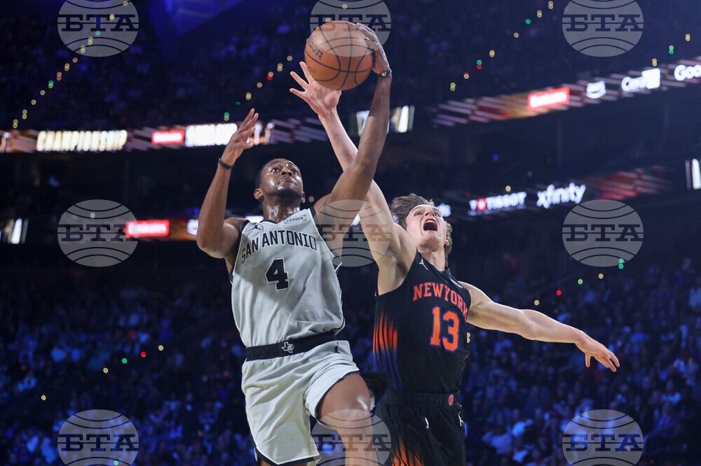 Knicks Spurs Basketball